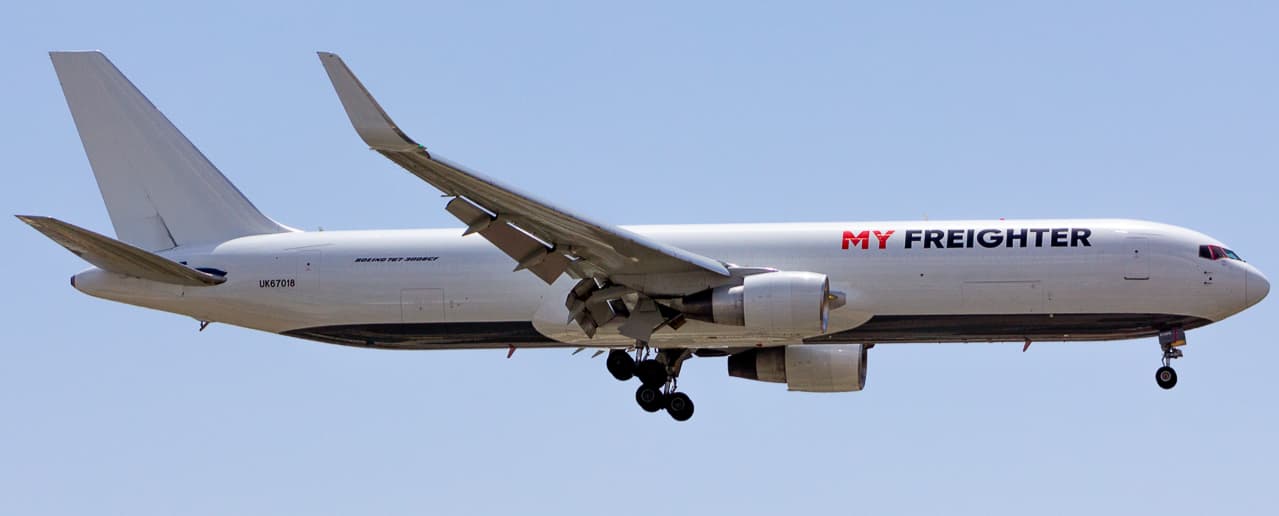 Aviayuk tashuvlarida mavsumiylik: talab qachon oshadi va tariflar qachon o‘zgaradi